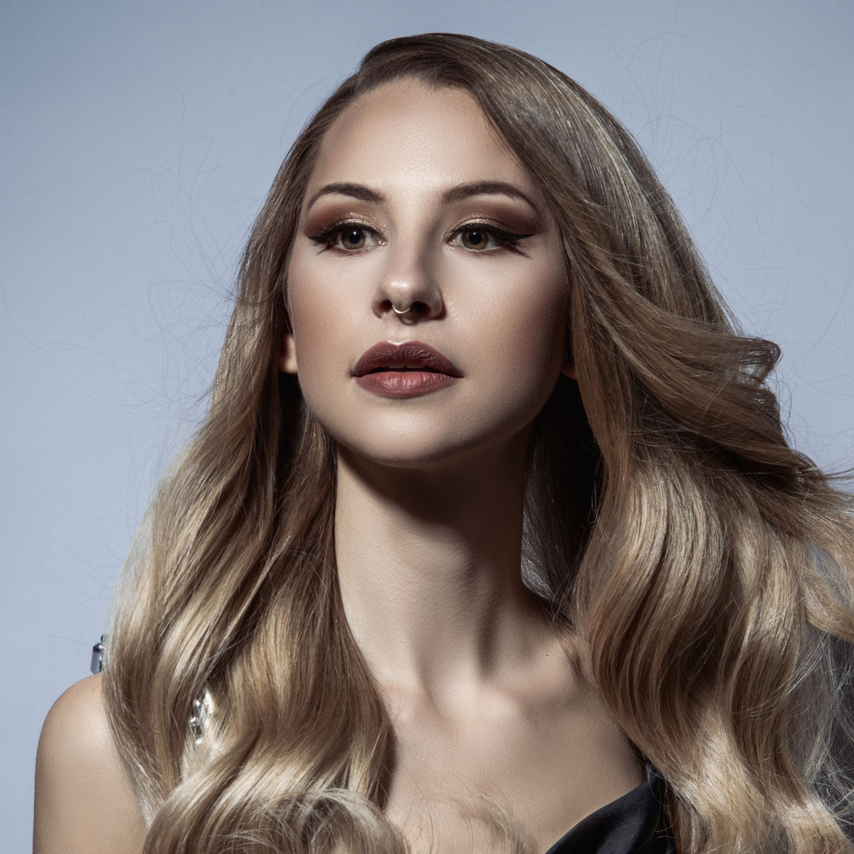 Service_Make-up-v2_Nell_Hair-and-Make-up